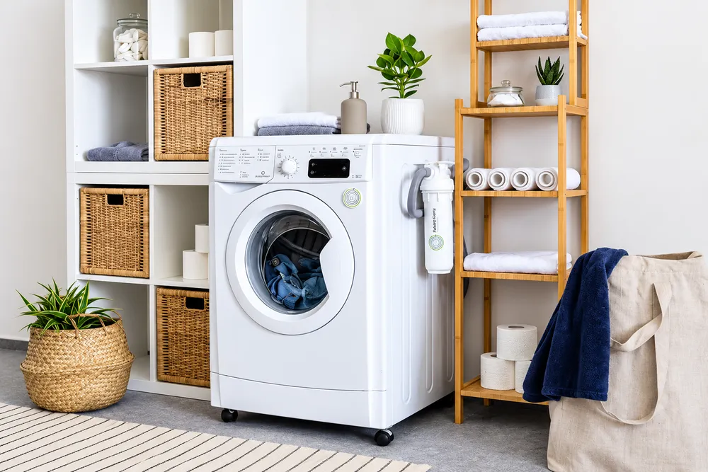 Expert Technician Repairing Washing Machine in Dubai & Abu Dhabi